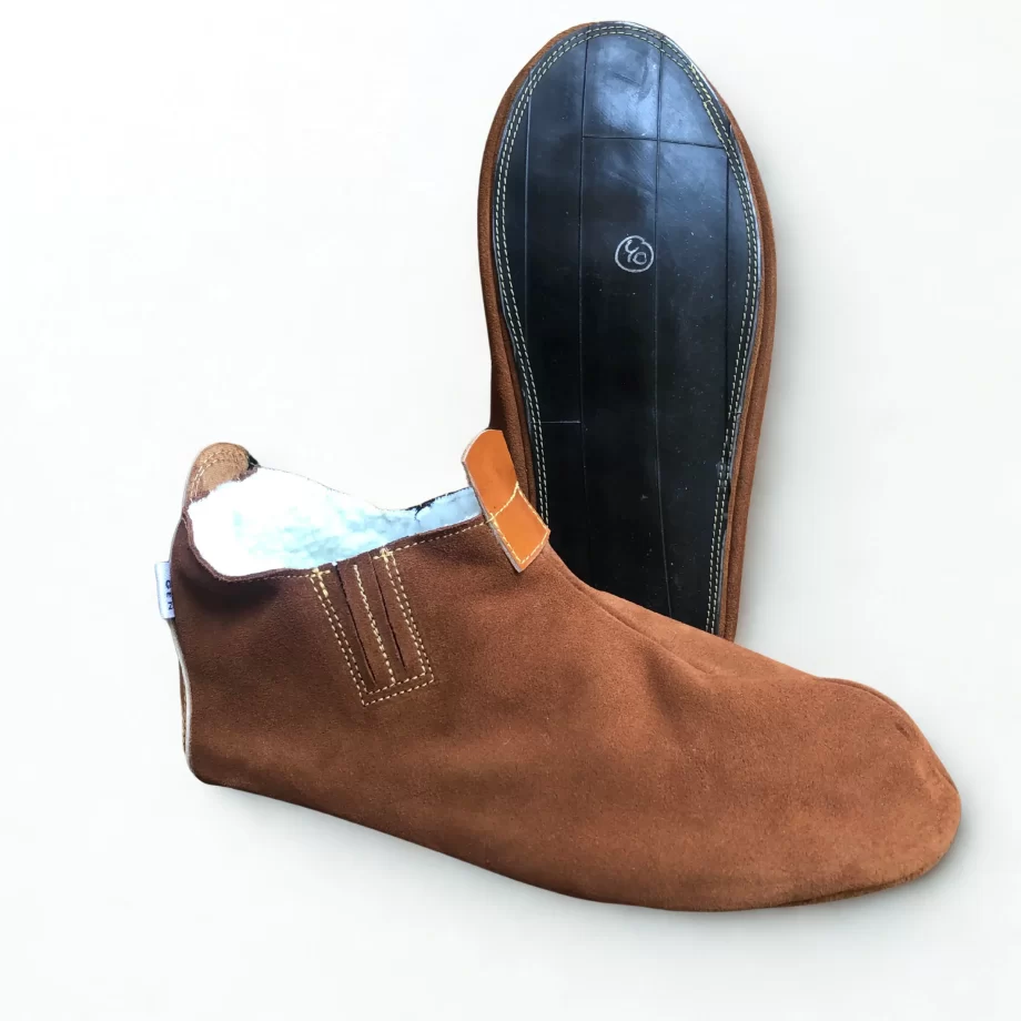 Pantuflas de Cuero Natural y Chiporro