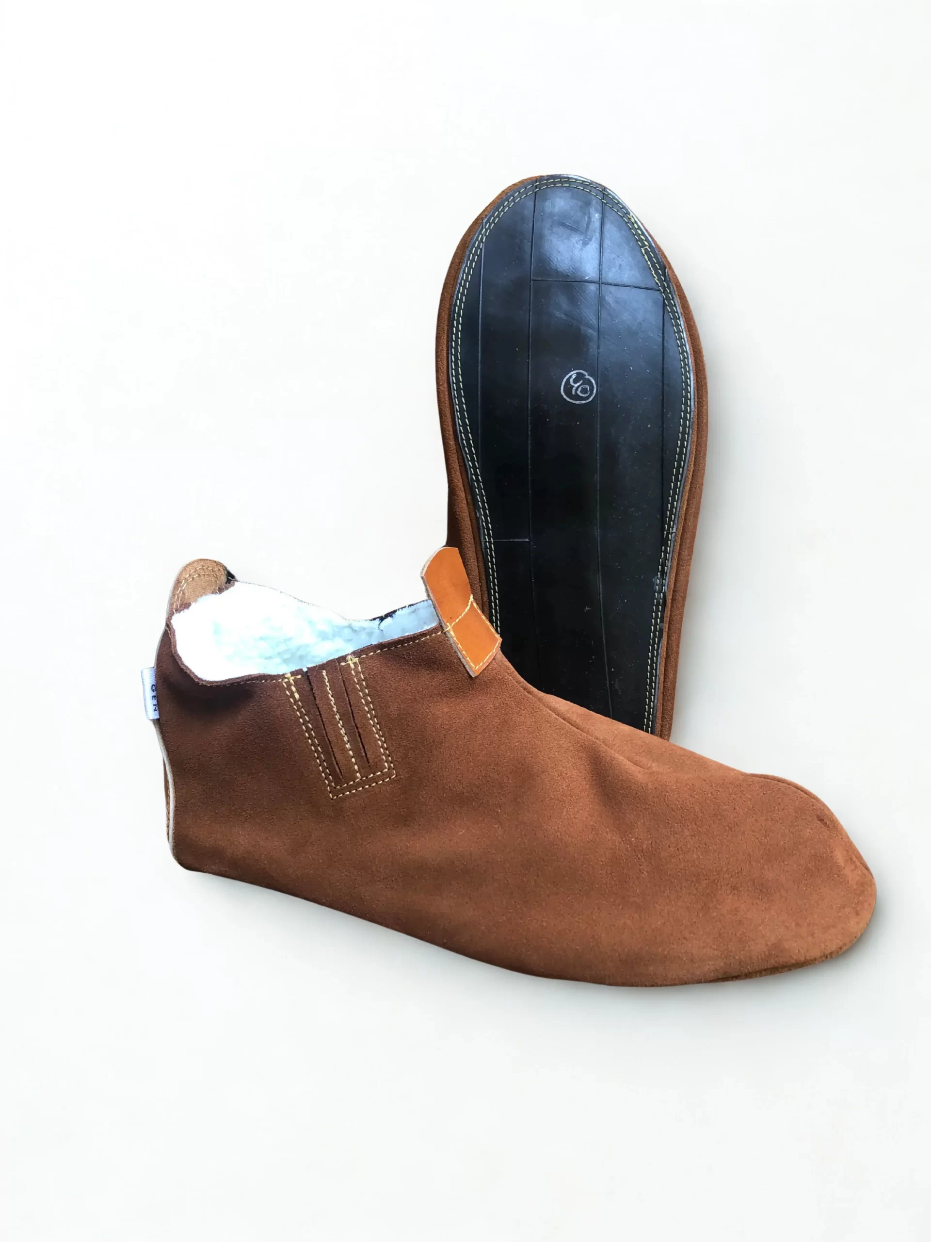 Pantuflas de Cuero Natural y Chiporro